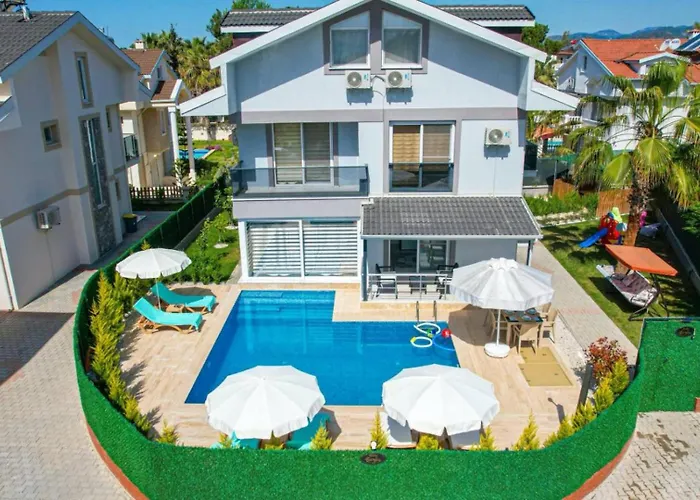 4 Bedroom Vila *