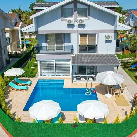 4 Bedroom - 5847 Villa *